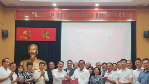 Kí kết Chương trình Mắt sáng giữa Bộ Y tế và Hội Người cao tuổi Việt Nam giai đoạn 2025-2028: Góp phần hạn chế tỉ lệ mù lòa và khiếm thị cho người cao tuổi
