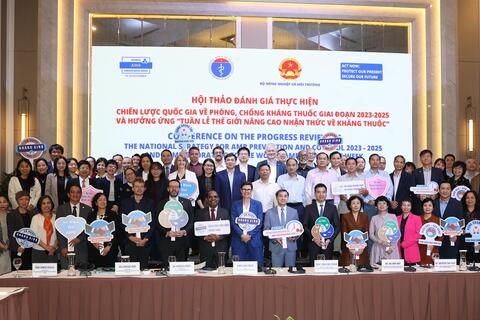 Lễ míttinh hưởng ứng "Tuần lễ Thế giới nâng cao nhận thức về kháng thuốc" và Hội thảo đánh giá thực hiện Chiến lược quốc gia về phòng, chống kháng thuốc giai đoạn 2023-2025