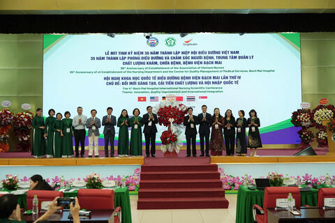 Phát huy vai trò của điều dưỡng, hướng tới chất lượng chăm sóc hiện đại và hội nhập quốc tế