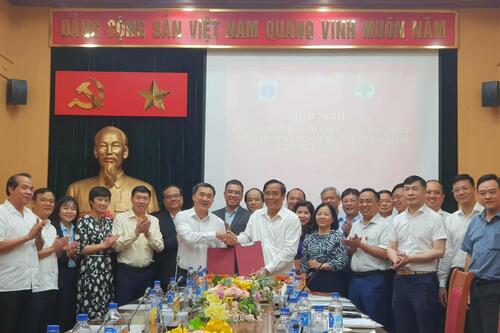 Kí kết Chương trình Mắt sáng giữa Bộ Y tế và Hội Người cao tuổi Việt Nam giai đoạn 2025-2028: Góp phần hạn chế tỉ lệ mù lòa và khiếm thị cho người cao tuổi